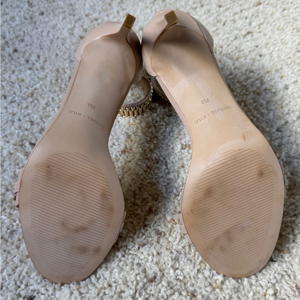 Kendall + Kylie Nude Heeled Sandal with Gold Accents, Size 7 - Picture 10 of 15